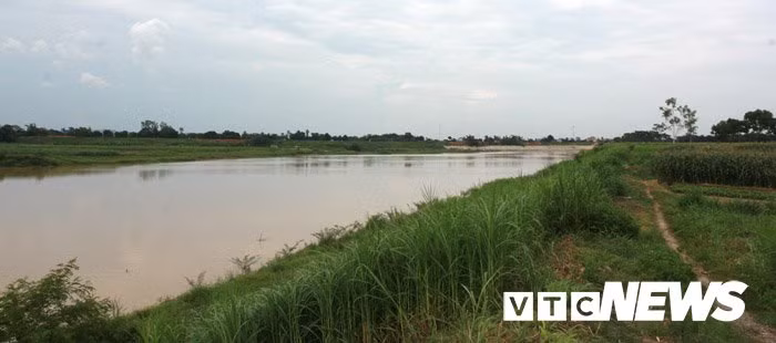 Lan xuong song Chu tim ngoi mo co khong lo nghi cua vo vua Le Loi-Hinh-5