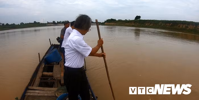 Lan xuong song Chu tim ngoi mo co khong lo nghi cua vo vua Le Loi-Hinh-4