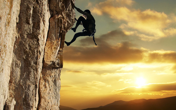 Kiên trì: Sống trong thời đại số, chúng ta dần quen những cụm từ như “cấp tốc”, “hiệu quả nhanh”. Vậy nhưng càng chạy theo tốc độ, chúng ta càng liều lĩnh và nóng nảy, dễ sai sót để rồi đi vào vòng luẩn quẩn.