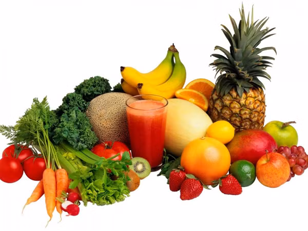 Để bảo vệ sức khỏe, xây dựng thói quen ăn uống tốt rất quan trọng. Bạn nên áp dụng chế độ ăn ít đường, tăng cường rau xanh, trái cây cung cấp dinh dưỡng cần thiết cho cơ thể, đồng thời giảm áp lực lọc, góp phần duy trì chức năng thận ổn định.