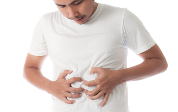 Cơ thể liên tục đối diện tình trạng chuột rút, đau nhức ở chân và bàn chân; móng lồi lõm, có vạch dọc; luôn cảm thấy mệt mỏi, thiếu năng lượng; da xỉn màu, sạm da, quầng thâm dưới mắt; các triệu chứng về đường tiêu hóa như chán ăn, đau bụng và tiêu chảy. Ảnh: Sohu