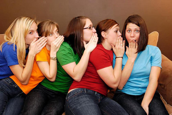 Nếu cảm thấy bức bối trong mối quan hệ của mình, bạn nên tìm đến các niềm vui khác như âm nhạc, nấu ăn để kiểm soát cảm xúc thay vì kể lể với một ai đó. Những người này nghe xong cũng không thể cho bạn lời khuyên thích đáng. Chưa kể, họ có thể nói lời tiêu cực khiến bạn đưa ra quyết định tồi tệ, không thể sửa chữa.