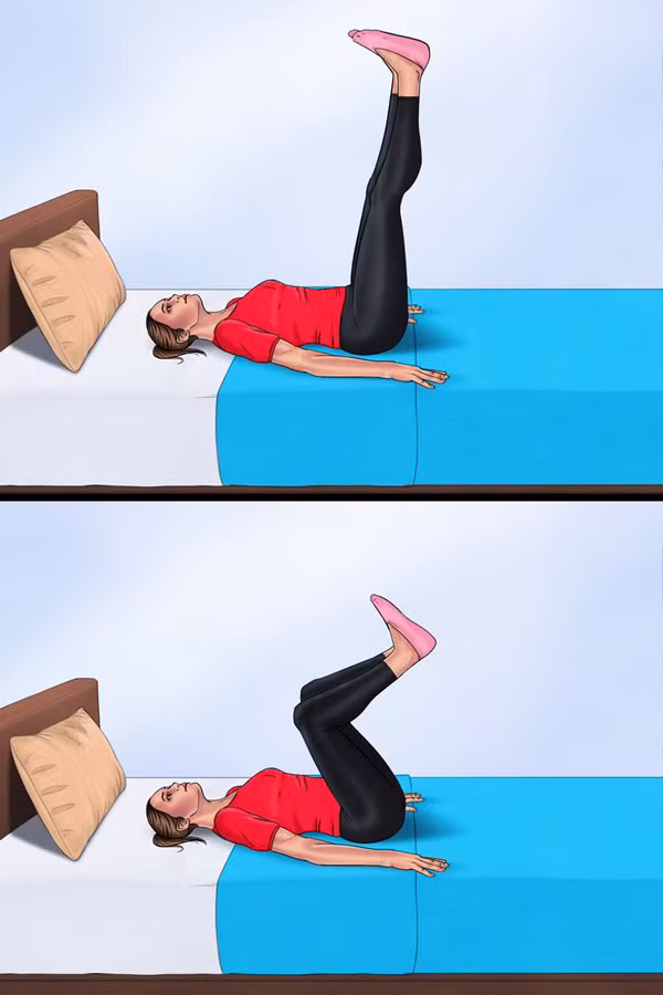 Gập chân: Nằm ngửa và nâng cao hai chân qua hông. Gập bàn chân lại, giữ hai gót chân gần nhau và xoay các ngón chân ra ngoài. Tiếp tục gập đầu gối và duỗi thẳng ra sau, kiểm soát chuyển động bằng đùi trong. Liên tục thực hiện 3 lần, mỗi lần 10 nhịp.