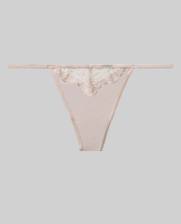 G-string: G-string là mẫu quần lót khoe trọn đường cong mềm mại của phụ nữ. Ít người biết rằng mẫu quần tôn vẻ sexy này được lấy cảm hứng từ những chiếc khố của đàn ông.