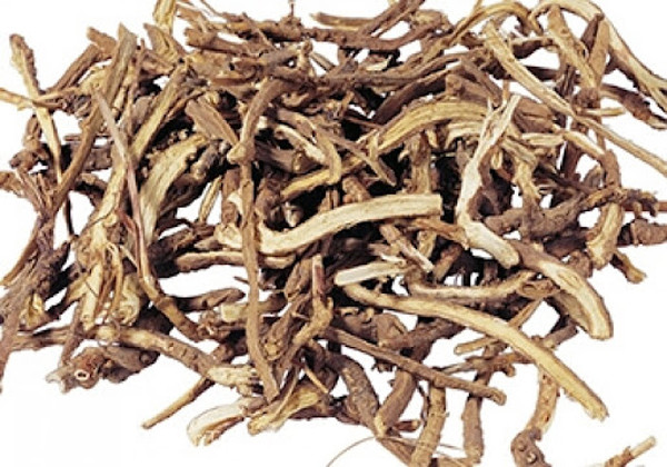 Theo Trung y, đây là hiện tượng cơ thể thiếu âm, nên chọn những sản phẩm dưỡng âm như hoa hòe, sài hồ, bạch truật. Ngoài ra, bạn nên tránh ăn thực phẩm có tính nóng như thịt cừu, hành, gừng, hành lá, tỏi...