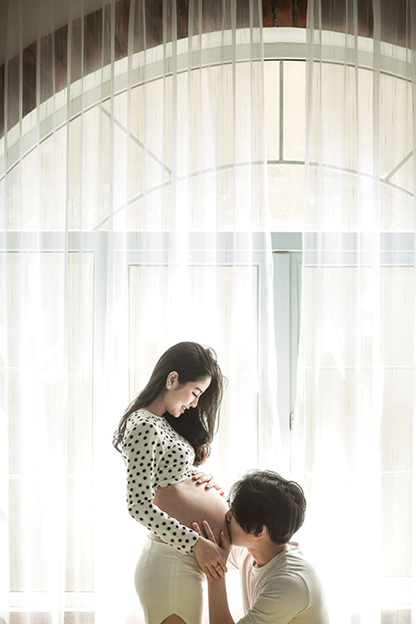 Năm 2015, Nam Thương kết hôn với Ba Duy – một hotboy nổi lên từ trào lưu “đẹp trai nhiều người yêu” từng gây xôn xao cộng đồng mạng. Không lâu sau khi về một nhà, mỹ nhân 9X mang thai con trai đầu lòng Đậu Đậu.