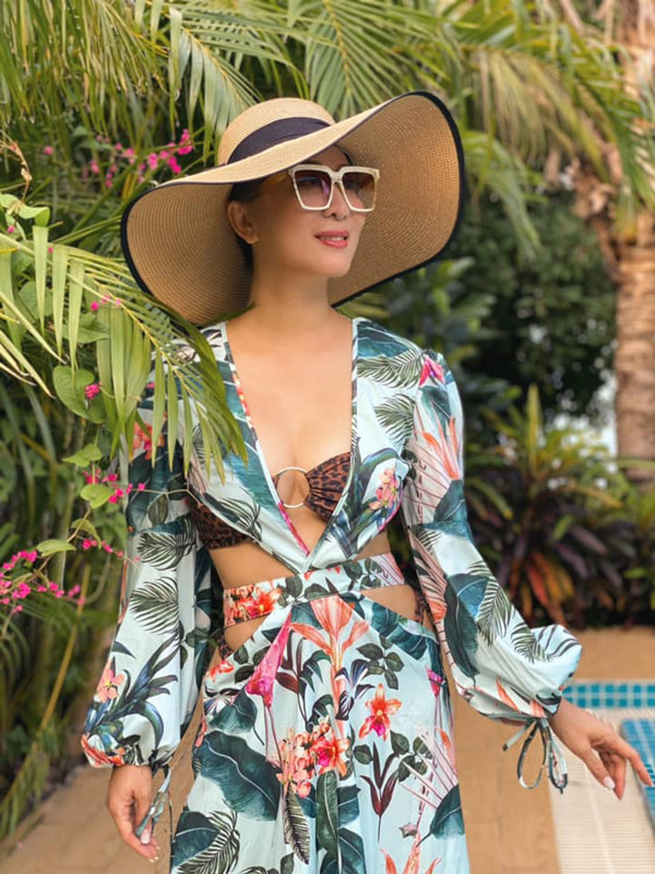 Là ái nữ của Hoa khôi Sòn Gòn Đặng Tuyết Mai, Kỳ Duyên may mắn thừa hưởng nhan sắc diễm lệ từ mẹ. Vậy nhưng, để trẻ đẹp cùng thời gian, ngoài yếu tố di truyền, MC cho rằng đó là thành quả của cả quá trình nỗ lực, nghiêm khắc với bản thân.