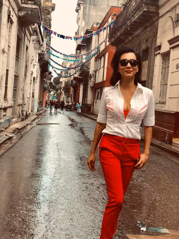 Một yếu tố quan trọng khác giúp nữ MC giữ dáng nóng bỏng tuổi trung niên là duy trì chuyện chăn gối hợp lý. Thực tế, quan hệ tình dục là cách đốt cháy năng lượng cực hiệu quả, cũng như góp phần tăng cường hệ miễn dịch, giảm stress và giúp ngăn ngừa lão hóa.