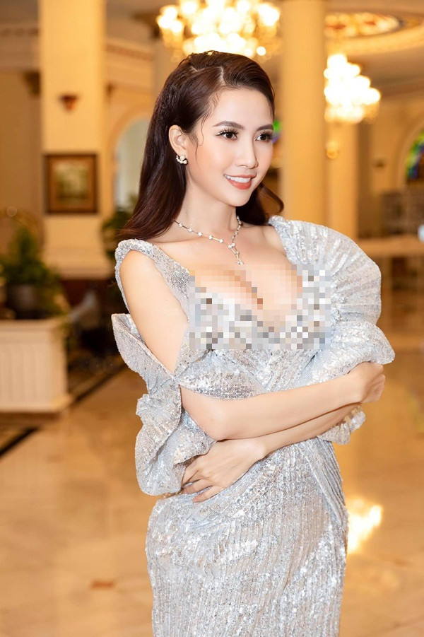 Thường xuyên đăng ảnh tập luyện trên trang cá nhân, Phan Thị Mơ nhận nhiều lời khen về nhan sắc lẫn body nuột nà.