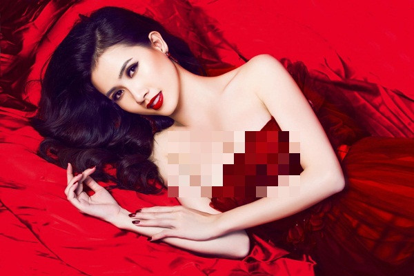 Để duy trì body nảy nở, mỹ nhân “siêu vòng 3” dành nhiều thời gian tập luyện mỗi ngày. Trong số các bài tập, người đẹp Tiền Giang ưa thích yoga bởi tác dụng giữ dáng, rèn luyện sức khỏe cũng như độ dẻo dai.