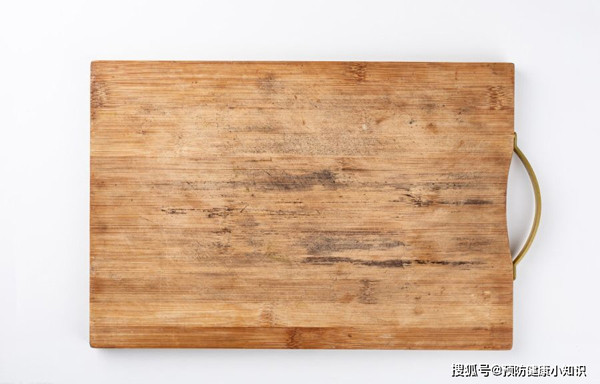 Vo chong tre mac ung thu tuyen giap vi vat dung ngay trong bep-Hinh-2