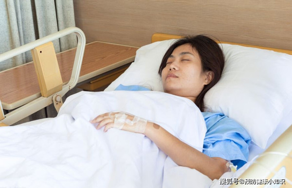 Vo chong tre mac ung thu tuyen giap vi vat dung ngay trong bep