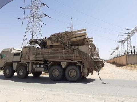 Chỉ với số lượng các tổ hợp Pantsir-S1 ít ỏi có trong tay nhưng lực lượng LNA đã thành công chặn đứng chiến thuật "bầy UAV" của Thổ Nhĩ Kỳ, khiến chúng không thể tới được khu vực mục tiêu để khai hỏa vũ khí mang theo nhằm vào các vị trí của những đơn vị do tướng Haftar chỉ huy.