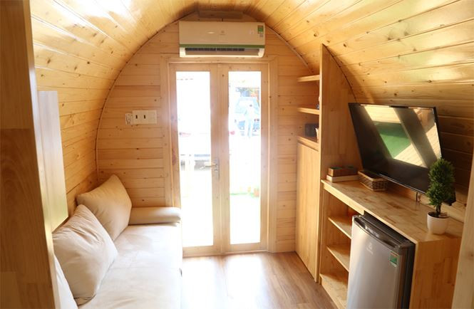 Hệ thống điện nước đã được thiết kế đầy đủ nên gia chủ có thể đấu nối vào hệ thống điện lưới, ống cấp nước và hầm tự hoại để sử dụng luôn.