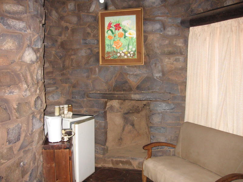 Ngày nay, ngôi nhà hình chiếc giầy đã trở thành một bảo tàng, nằm trong quần thể gồm khu cắm trại, nhà khách, nhà hàng, quán bar, bể bơi và cửa hàng đồ cổ. Ảnh: hwstatic.