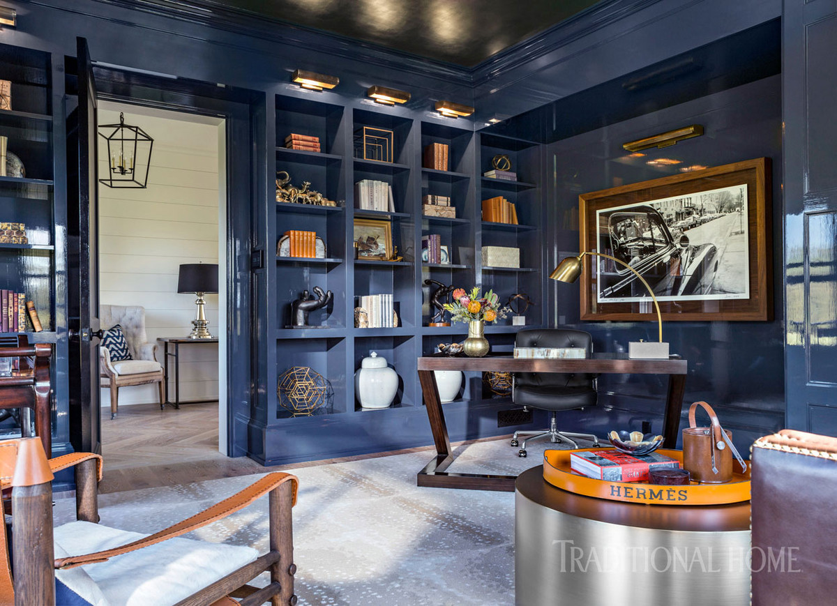 Thậm chí, một thư viện nhỏ nhỏ cũng được các kiến trúc sư bố trí khéo léo trong ngôi nhà.
