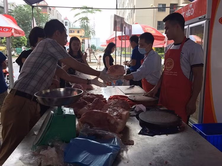 Dan Ha Noi do xo mua thit lon dong gia 39.000 dong/kg-Hinh-4