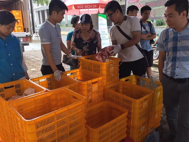 Dan Ha Noi do xo mua thit lon dong gia 39.000 dong/kg-Hinh-3