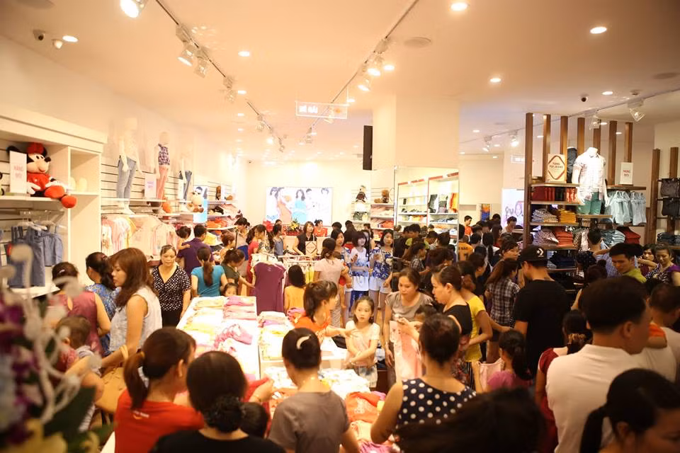 Từ 2-8/3: Thời trang Canifa tặng váy Canifa kid cho hóa đơn nguyên giá từ 599.000 đồng cùng thiệp chúc mừng 8/3. Với hóa đơn từ 899.000 đồng, khách hàng được tặng một váy nữ Canifa và thiệp.