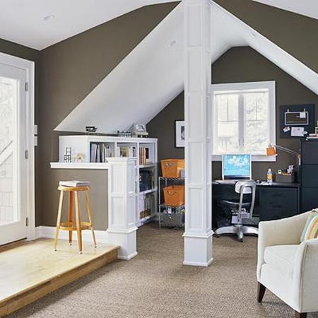 Trên tầng gác mái. Gác xép cung cấp đủ không gian riêng tư để bạn có thể làm việc mà không ai quấy rầy.