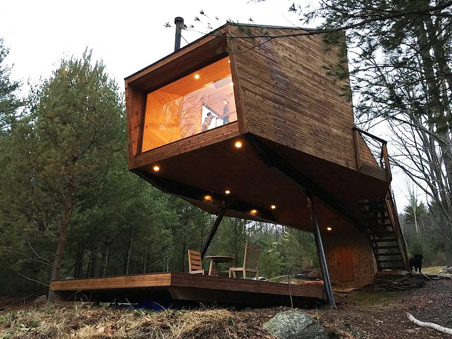 Willow Treehouse được thiết kế bởi Antony Gibbons - một nhà thiết kế đến từ Anh.