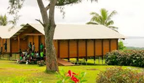 Người sáng lập của công ty xây dựng Nev House, ông Hyman đã thiết kế loại nhà bền vững chống lại lốc xoáy, trường học và các trung tâm y tế tại các vùng thường xuyên xảy ra lốc xoáy.