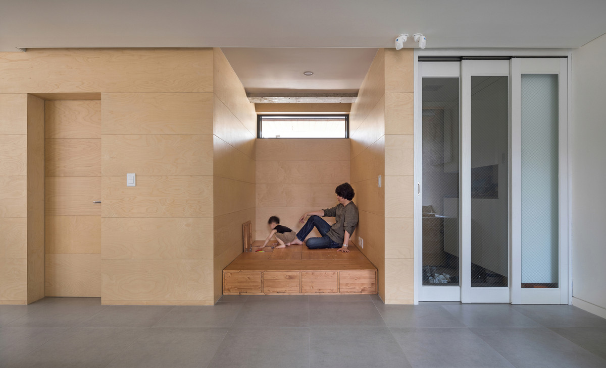 Khoảng không gian vừa làm nơi vui chơi cho trẻ, vừa làm nơi lưu trữ đồ đạc.