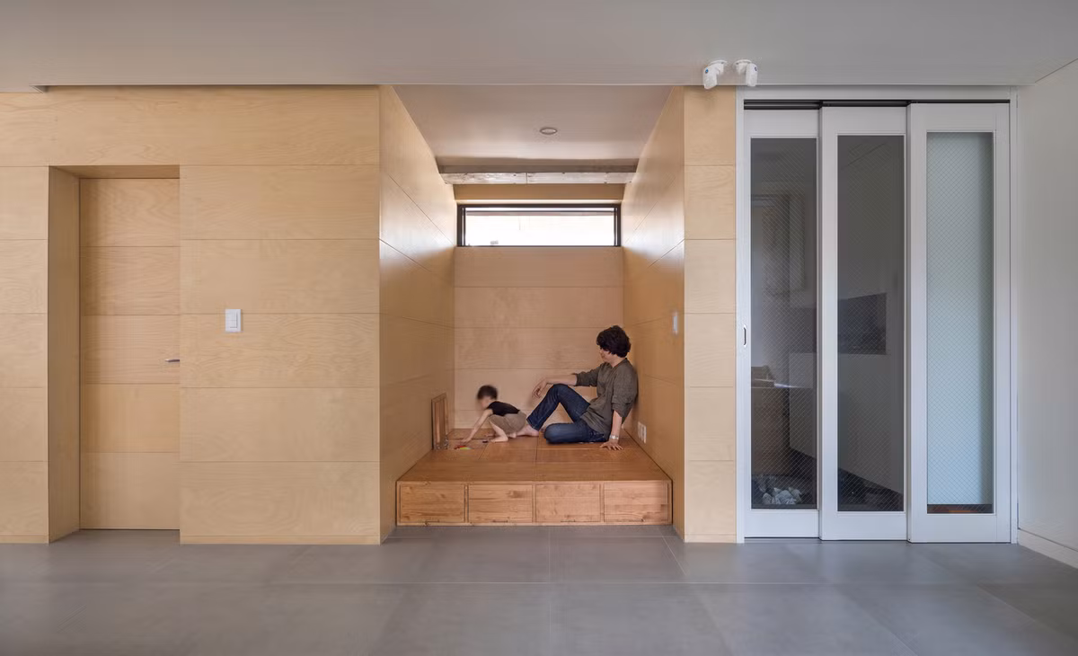 Khoảng không gian vừa làm nơi vui chơi cho trẻ, vừa làm nơi lưu trữ đồ đạc.