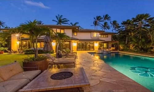 Bruno Mars là ca sĩ, nhạc sĩ và là nhà sản xuất âm nhạc tài năng của nước Mỹ, mới đây anh đã mua một ngôi biệt thự hoành tráng tại quê nhà trị giá 3,5 triệu USD. 