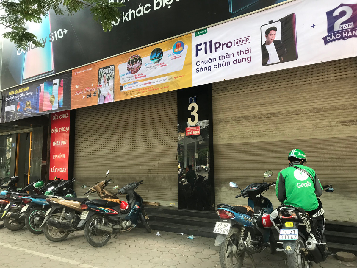 Nhat Cuong mobile dong cua... khach lo mat hang, mat bao hanh-Hinh-4