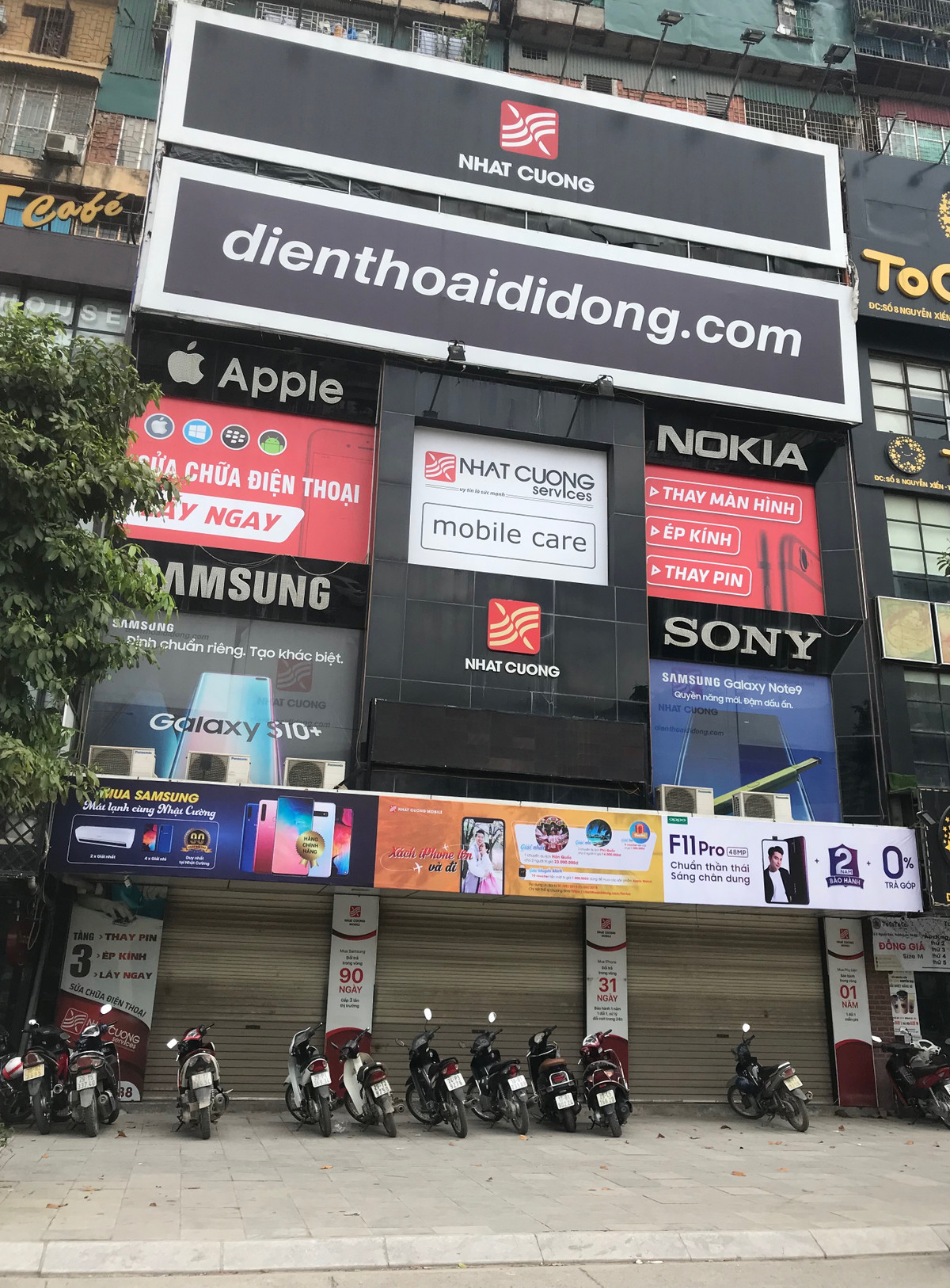 Nhat Cuong mobile dong cua... khach lo mat hang, mat bao hanh