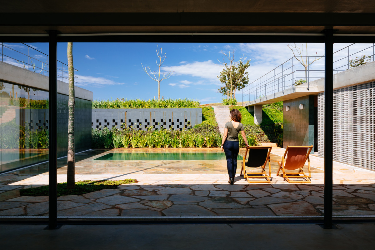 Mong muốn của họ là muốn xây dựng một ngôi nhà gần gũi với thiên nhiên.