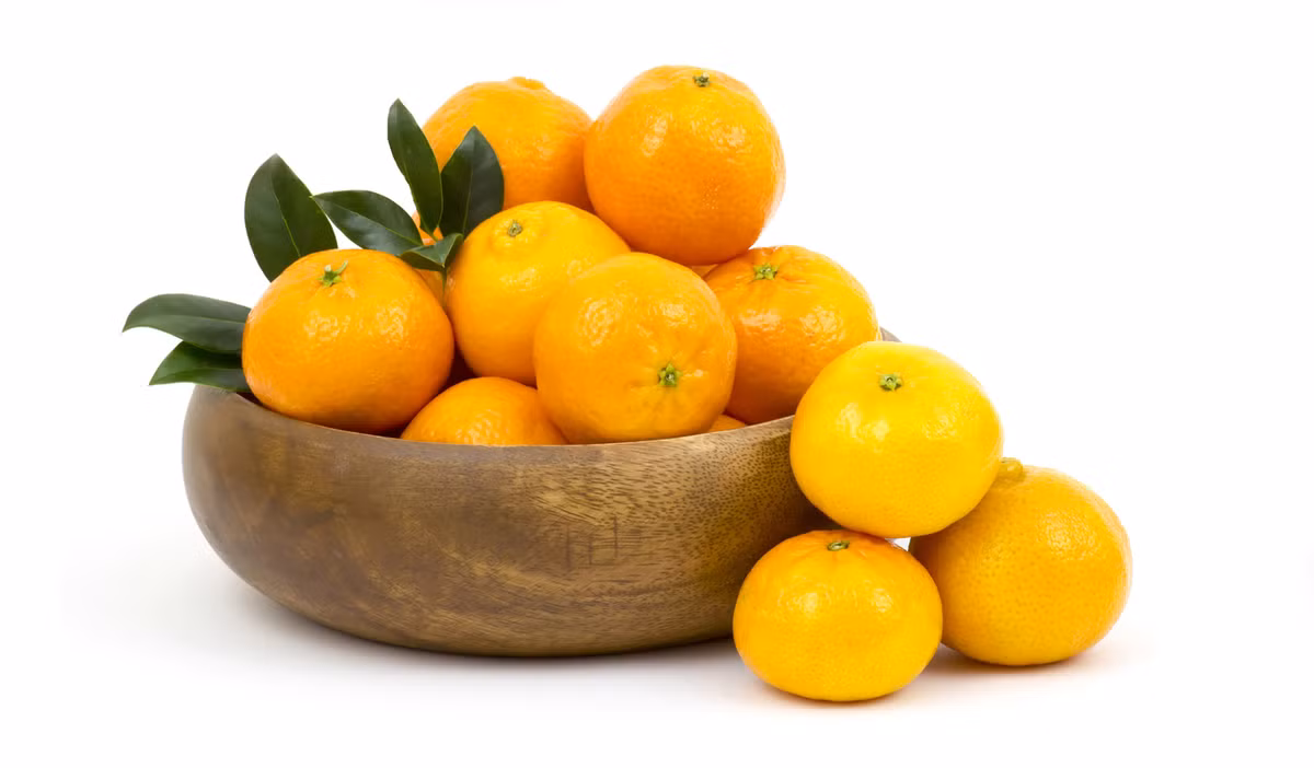 Màu vàng của cam tượng trưng cho sự mang lại may mắn, tiền tài cho gia chủ.