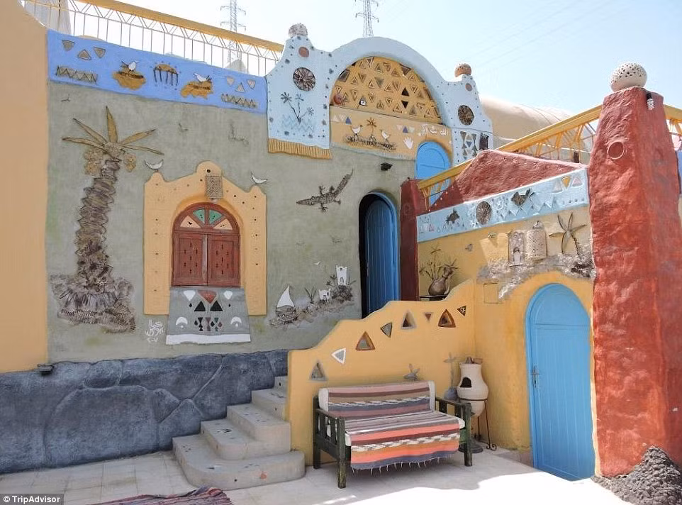  Nhà khách đẹp Nubian psychedelic dọc sông Nile không ai nghĩ là có thật bởi nó quá giống trong giấc mơ hay cảnh phim hoạt hình.