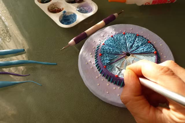 Tuy nhiên, để vẽ tỉ mỉ thì cần phải khéo tay và kiên trì.