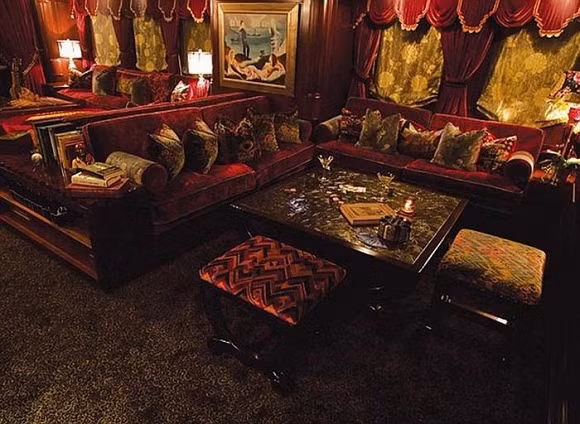 Mẹ đẻ Harry Potter đã ngay lập tức si mê con tàu sang này chỉ sau một lần thuê lại để đi nghỉ cùng chồng và 2 đứa con.