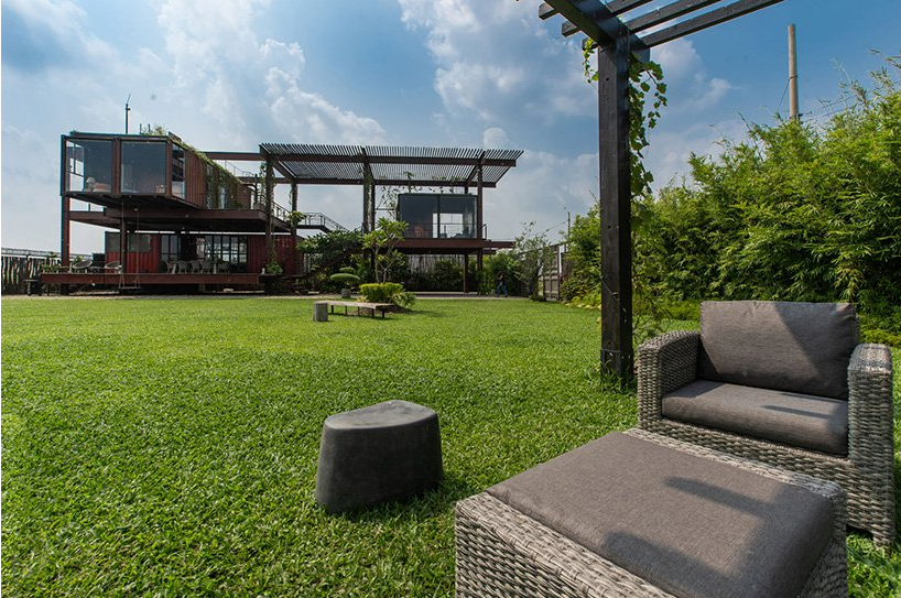 Ngoài khung nhà được chế tạo từ những thùng container bỏ đi, Escape Den cũng sử dụng nhiều vật liệu tái chế.