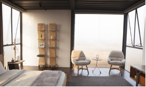 Các căn phòng của Escape Den đều được trang trí đơn giản, gần gũi. Ảnh: Designboom. 