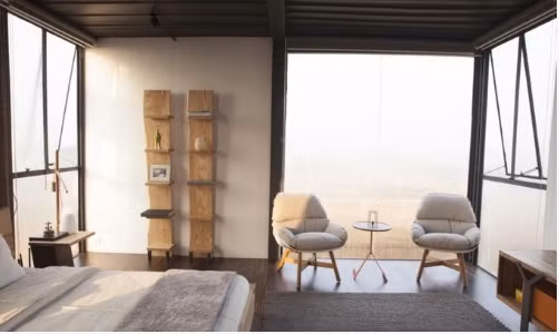 Các căn phòng của Escape Den đều được trang trí đơn giản, gần gũi. Ảnh: Designboom. 