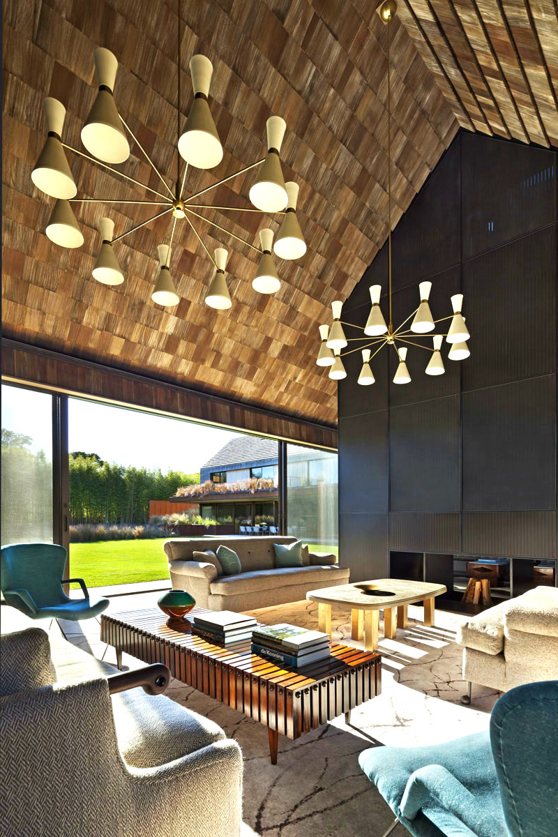 Việc thi công trần nhà bằng gỗ cũng hết sức đơn giản và nhanh chóng. Ảnh: Sorido.