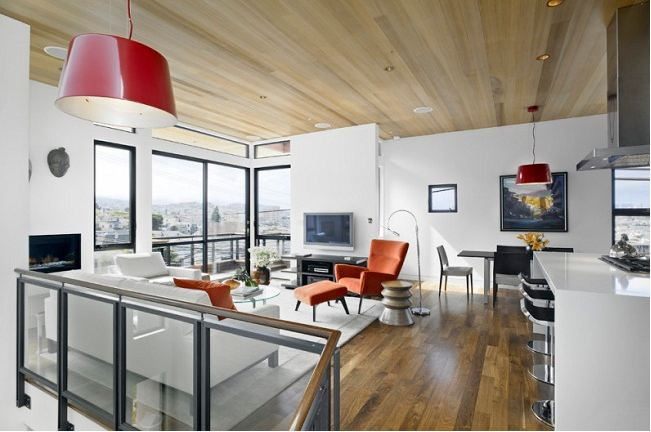 Mẫu trần gỗ sáng màu rất phù hợp với không gian nhà hiện đại. Ảnh: Thegioivatlieu.