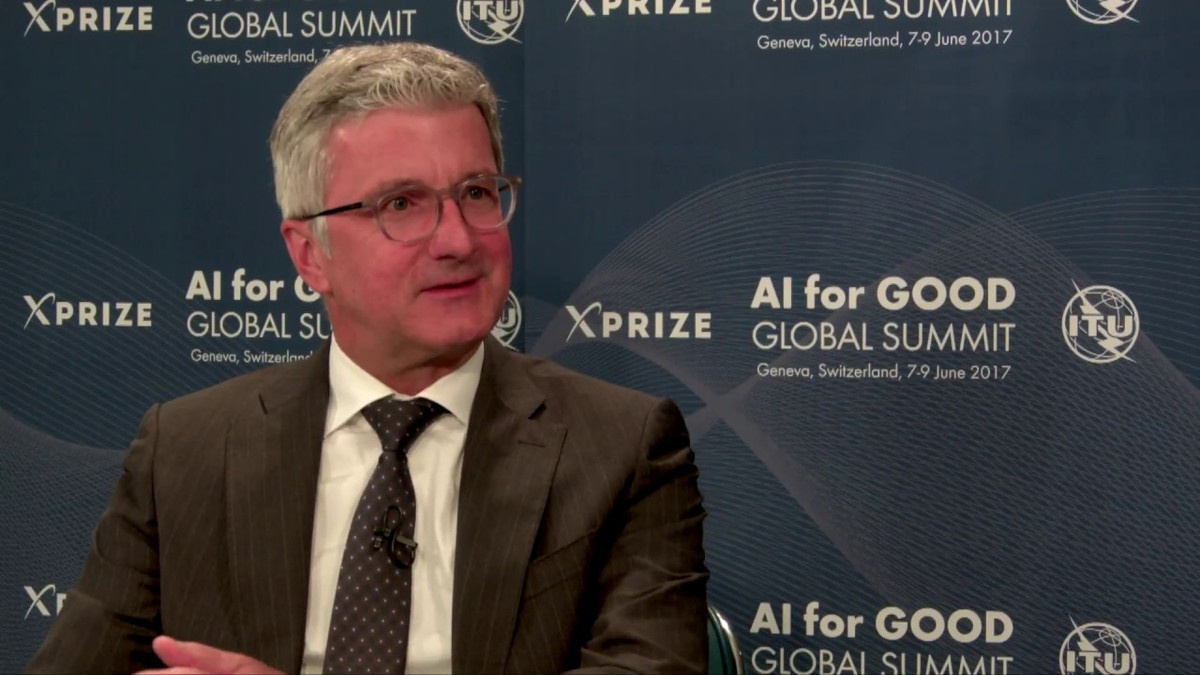 Rupert Stadler sinh ngày 17/3/1963 trong một gia đình trung lưu ở Wachenzell Bavaria, Đức. Bố của ông là một nông dân trong khi mẹ ông là một giáo viên. Ảnh: ytimg.