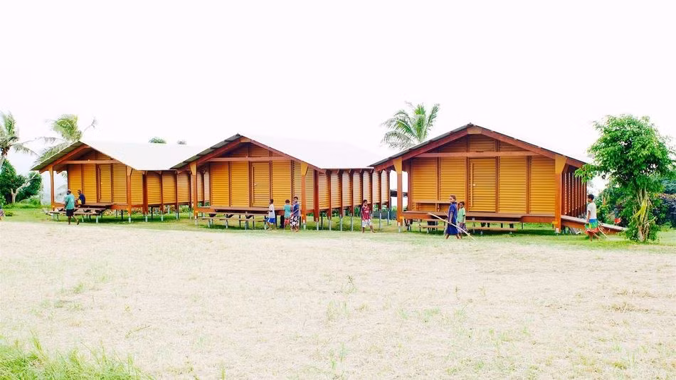 Chi phí để xây một ngôi nhà khoảng 50.000 USD, nhưng nếu sử dụng lao động địa phương chi phí có thể giảm xuống. Công ty cũng tuyên bố, ở những vùng bão, họ sẽ giảm xuống hết mức có thể.