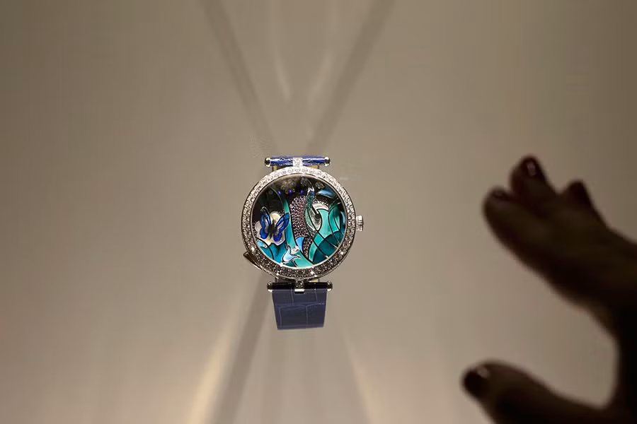 Chiếc đồng hồ nữ được thiết kế độc đáo nằm trong bộ sưu tập The "Lady Arpels Papillon" của hãng Van Cleef &amp; Arpels có giá 1 tỷ đồng.