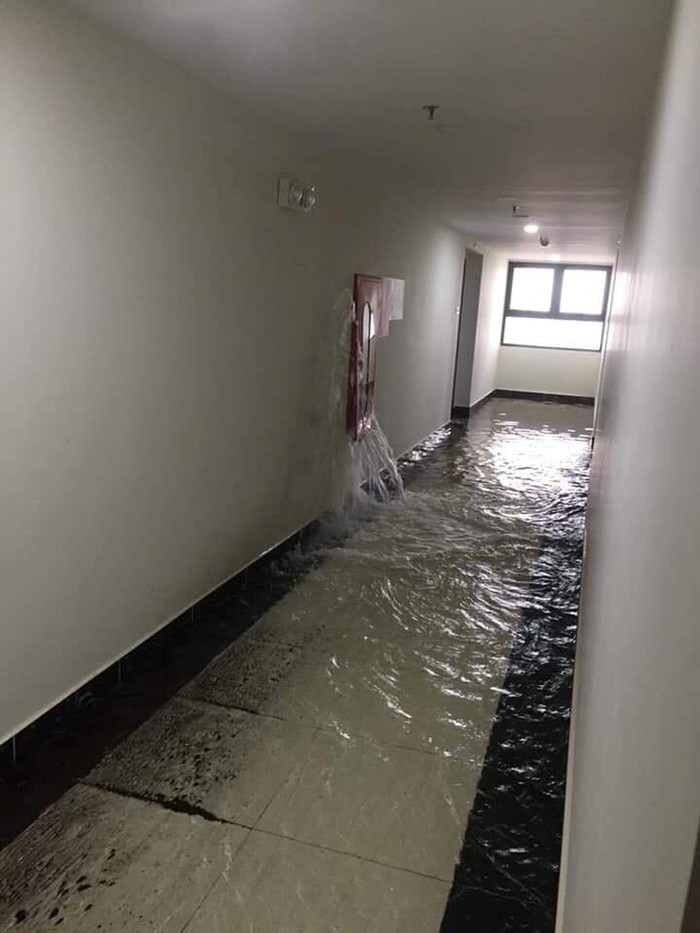 Ống cứu hỏa chung cư An Bình City liên tục vỡ: Nghi vấn chất lượng công trình? - Hình 2 Ong cuu hoa chung cu An Binh City lien tuc vo: Nghi van chat luong cong trinh?-Hinh-2