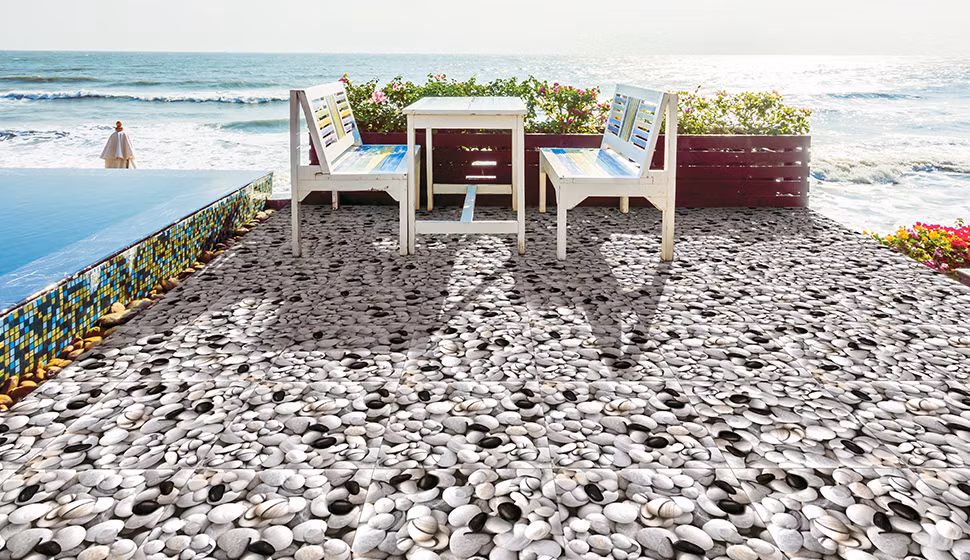 Gạch sỏi có rất nhiều mẫu mã, màu sắc và kích thước họa tiết khác nhau, cho bạn thỏa sức lựa chọn. Ảnh: Nhattrang.