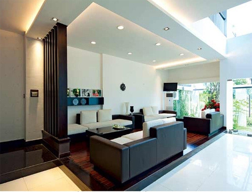 Hồ Ngọc Hà sở hữu căn biệt thự ba tầng màu trắng được thiết kế sang trọng và tinh tế ngay tại khu Phú Mỹ Hưng, quận 7, TP. HCM. Ảnh: saobiz.