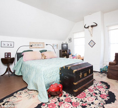 The Haunted Bedroom - New Orleans, Mỹ. Nhìn qua thì những phòng ngủ này có vẻ bình thường nhưng nó lại bị đồn thổi là nhà nghỉ ma ám.