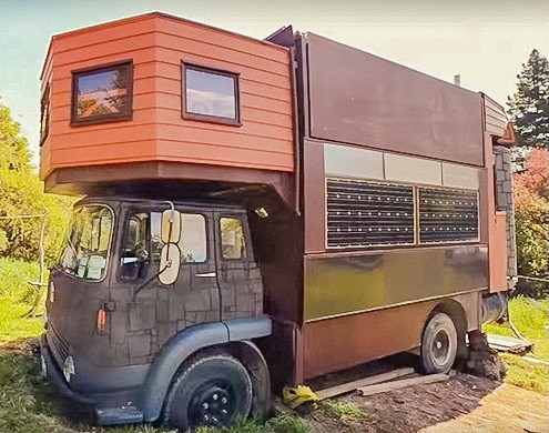 Họ thường xuyên cải tạo để căn nhà di động trở thành ngôi nhà tuyệt vời để họ có thể ở suốt đời.