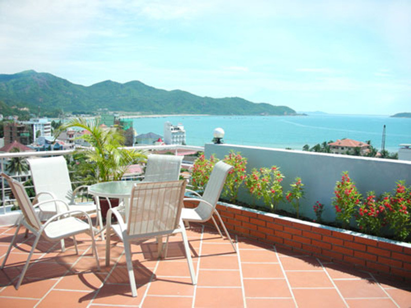 Gạch đỏ là vật liệu vừa rẻ tiền lại chịu được những tác động của thời tiết. Ảnh: Noithat9x.